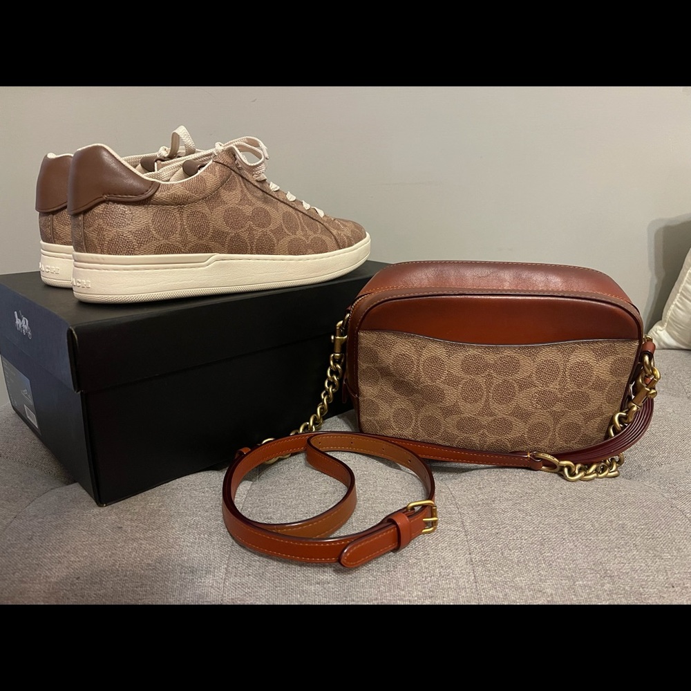 Signature Coach crossbody - Picture 6 of 7